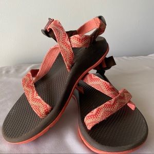 Chaco Girls Sz 5 Coral & Brown Sandals